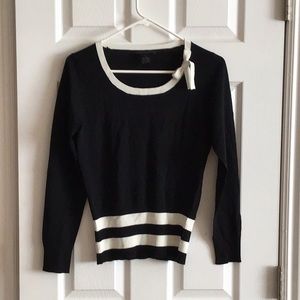 Light weight long sleeve rayon/nylon sweater